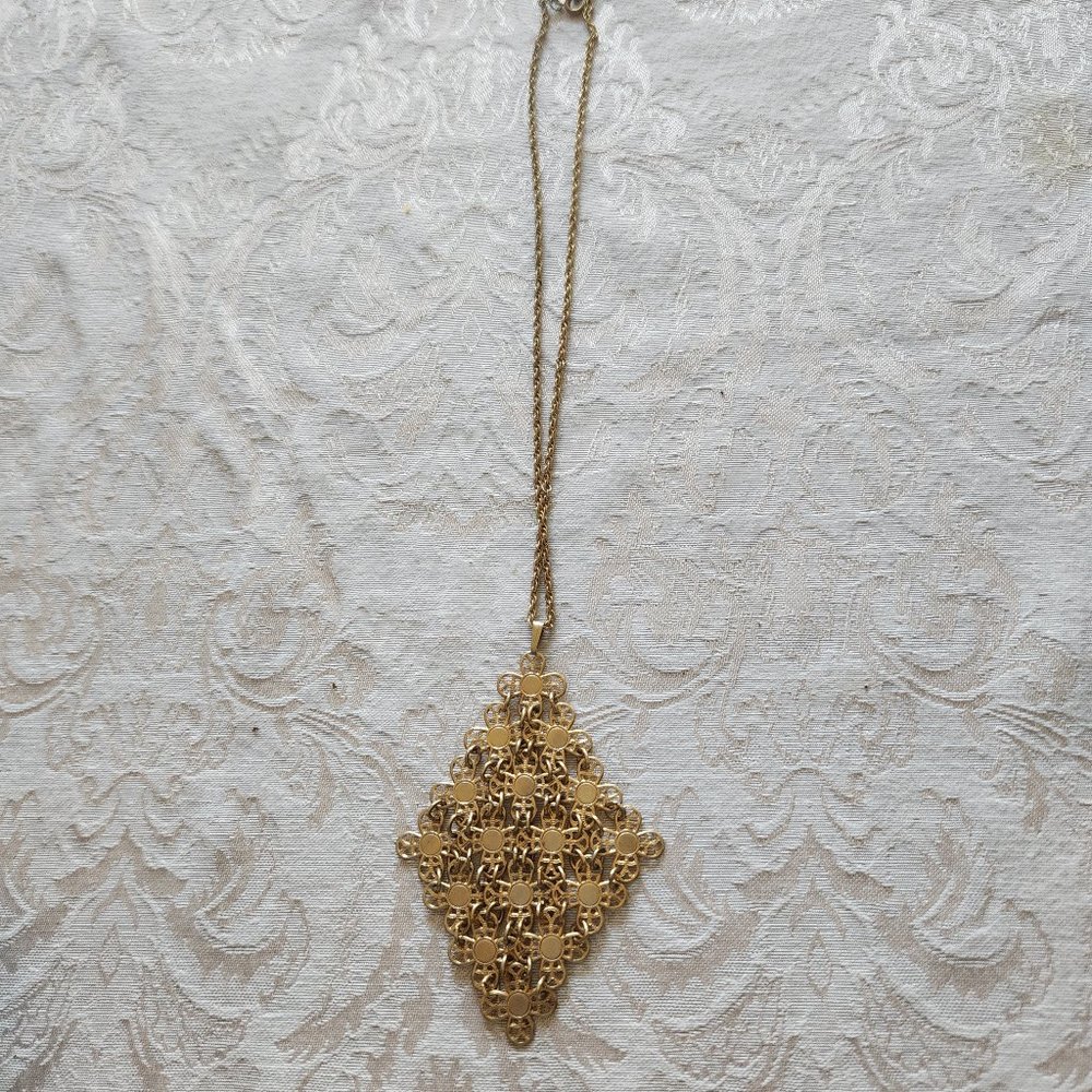 Gold toned Triangle Mesh 10" necklace
